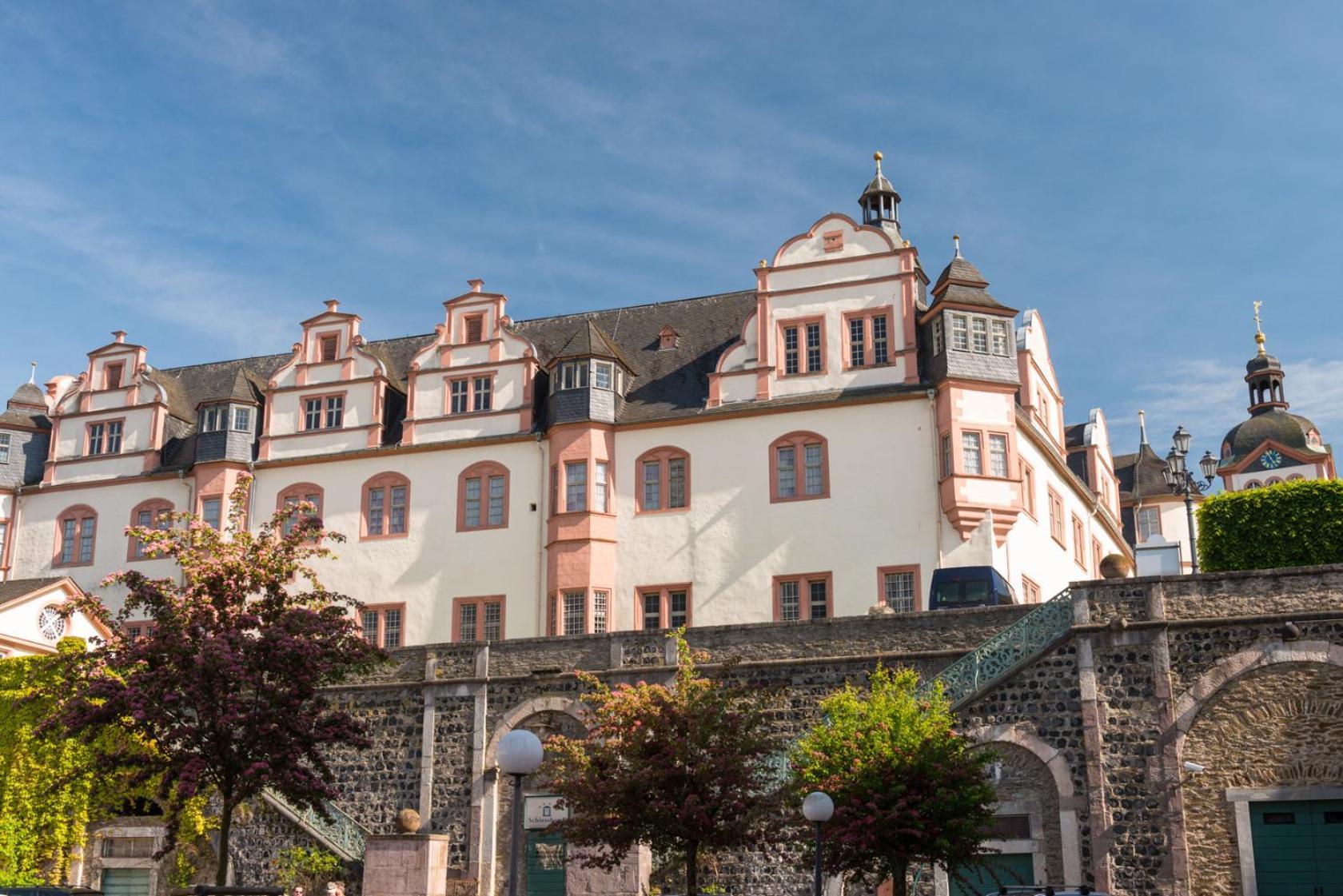 Hotel Lahnschleife Вайльбург Экстерьер фото