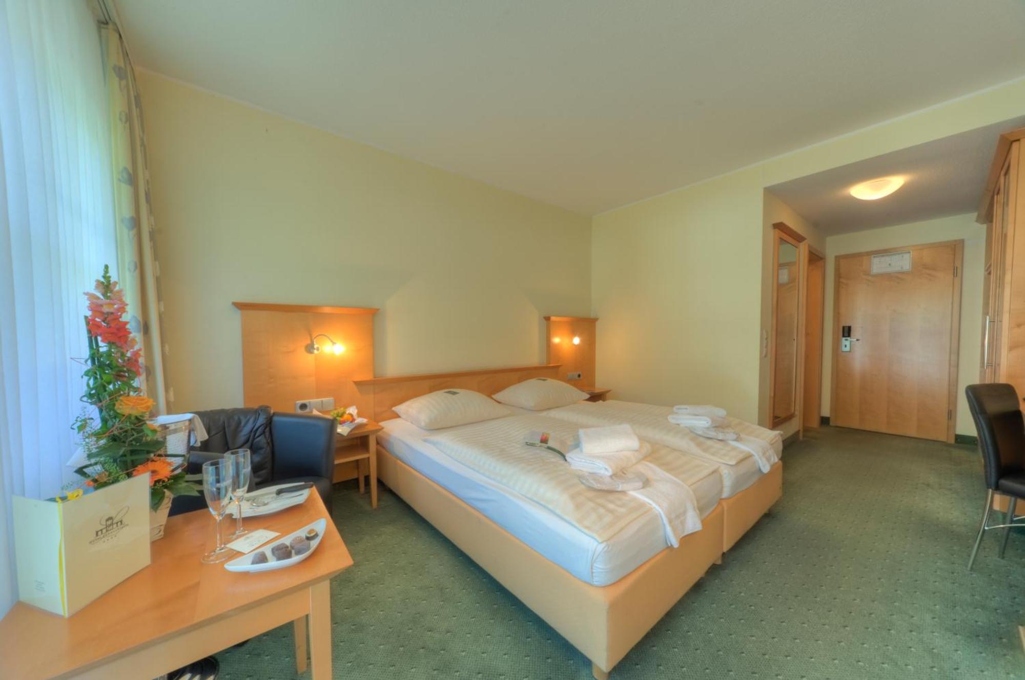 Hotel Lahnschleife Вайльбург Экстерьер фото